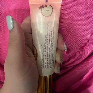 Too Faced Peach Perfect Comfort Matte Foundation Shade Taffy